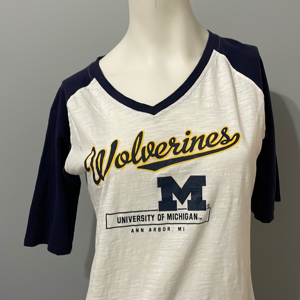 University of Michigan tee shirt, size Large. Bundle & Save! Or make offers!
